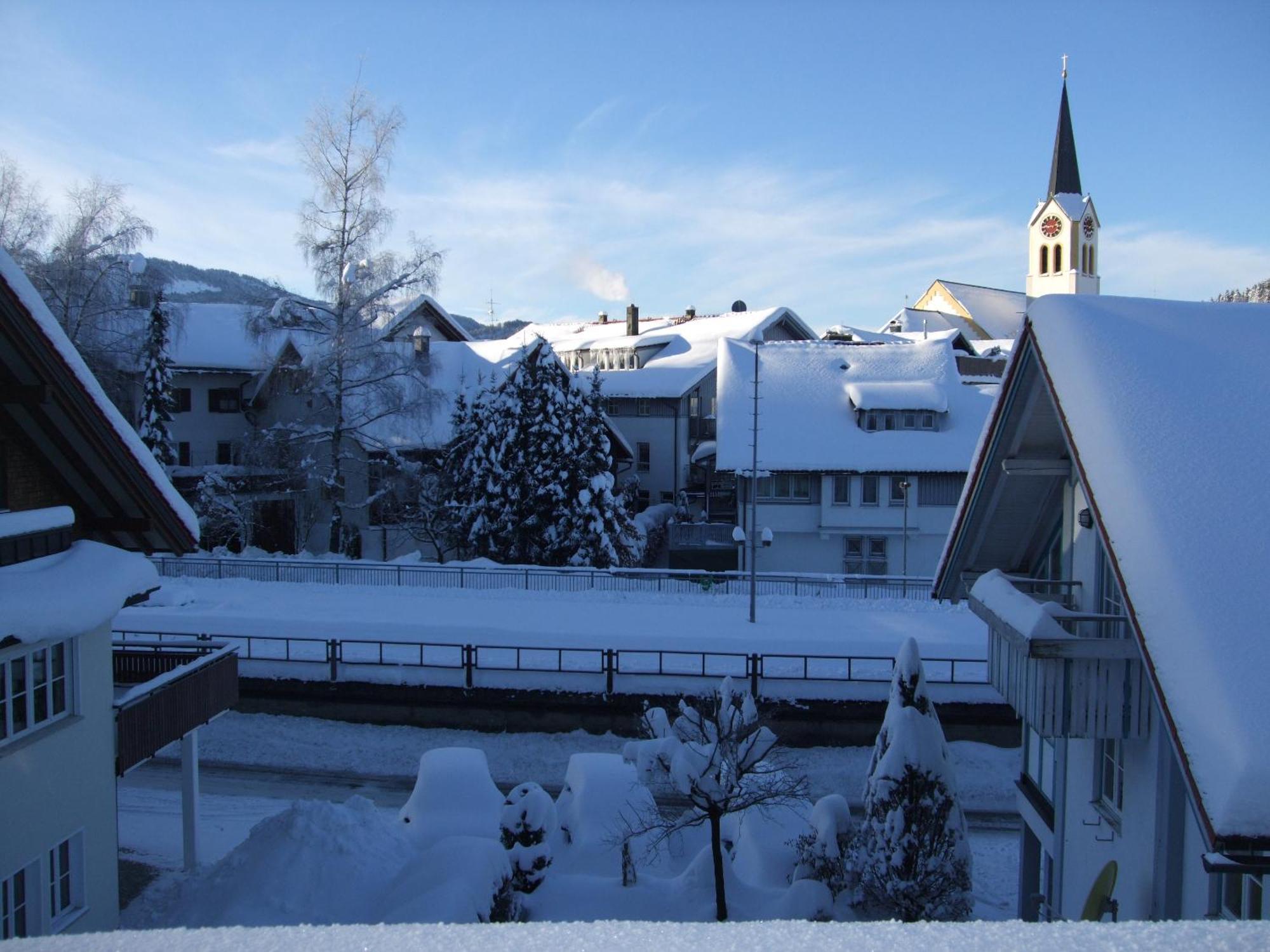 Allgaeu Vibes - Fusslaeufige Erreichbarkeit Vom Bahnhof, Mit Aussicht, Wettergeschuetzter Balkon オーバーシュタウフェン エクステリア 写真